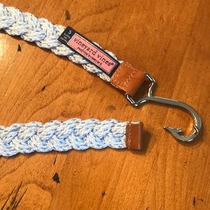 Vineyard vines hook belt size small